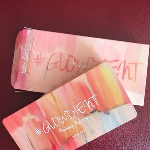 Glowdient make up pallete